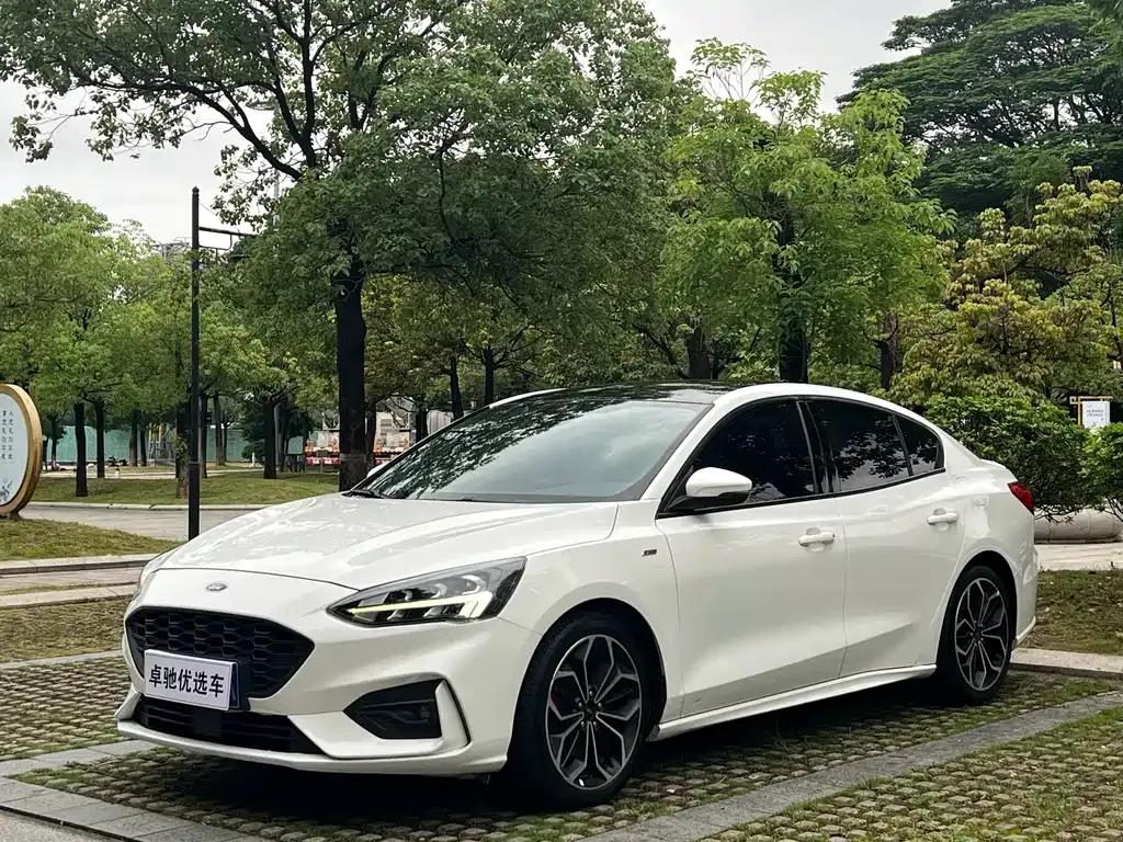 Ford Focus 2021 из CN, фото 1