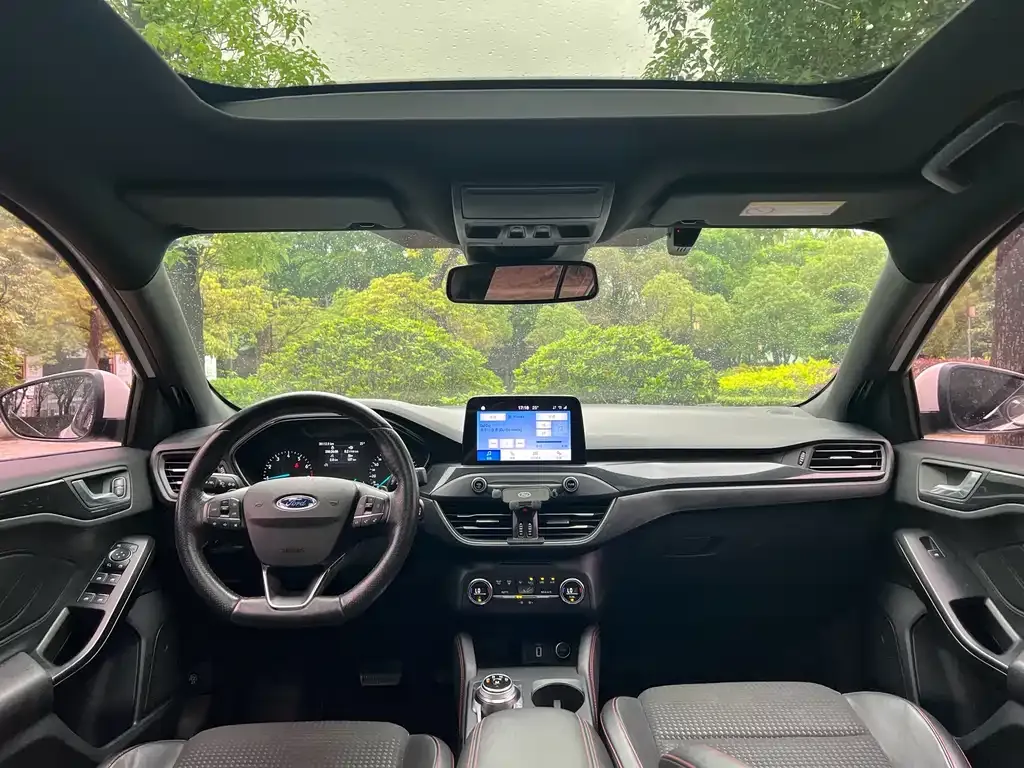 Ford Focus 2021 из CN, фото 10
