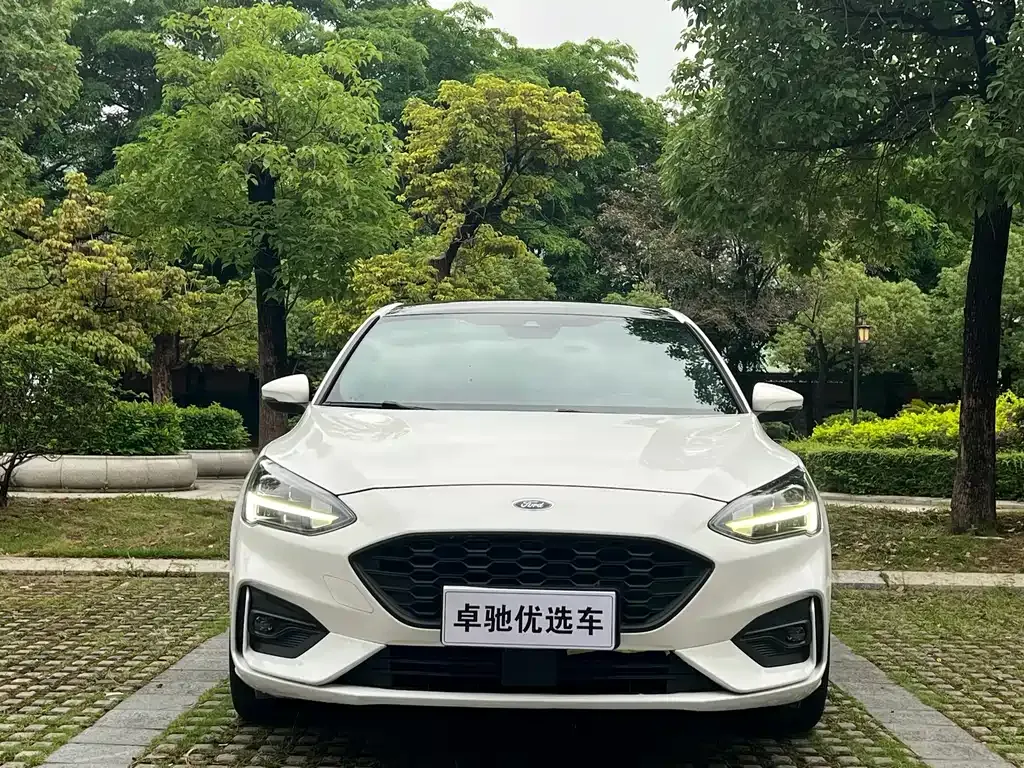 Ford Focus 2021 из CN, фото 2