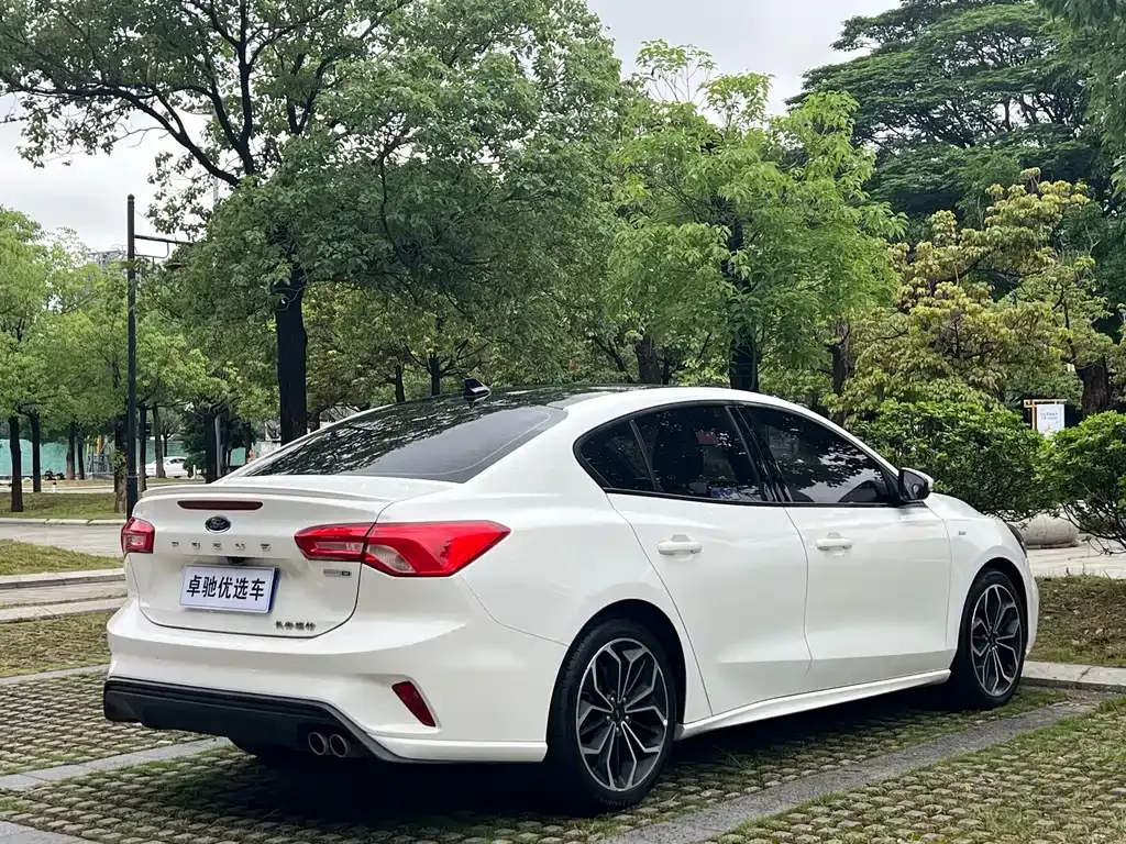 Ford Focus 2021 из CN, фото 7