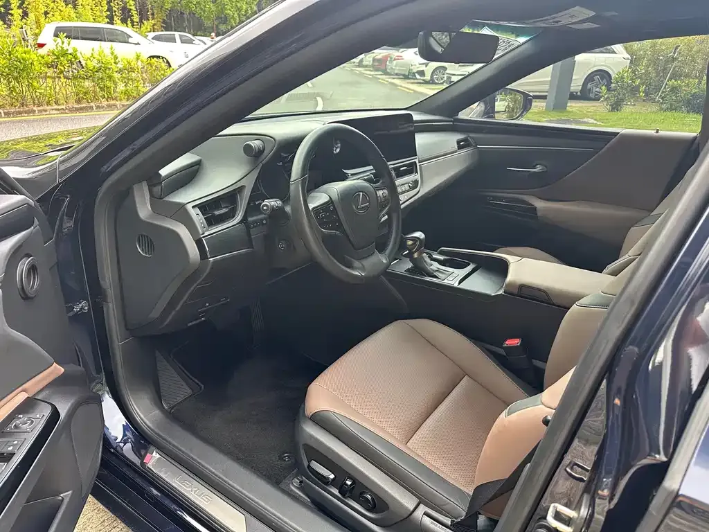 Lexus ES 2023 из CN, фото 4