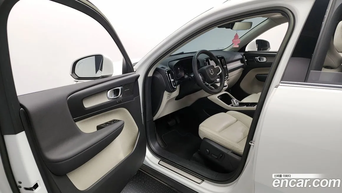 Volvo XC40 2023 из KR, фото 10