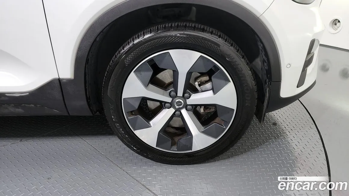 Volvo XC40 2023 из KR, фото 5