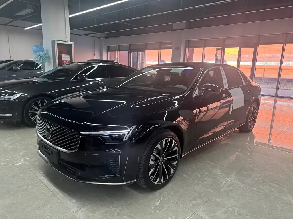 Volvo S90 2025 из CN, фото 1
