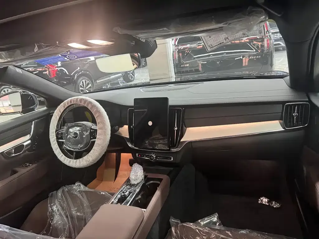 Volvo S90 2025 из CN, фото 6
