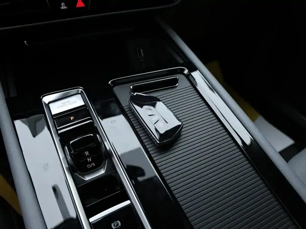 Volkswagen Teramont 2024 из CN, фото 10