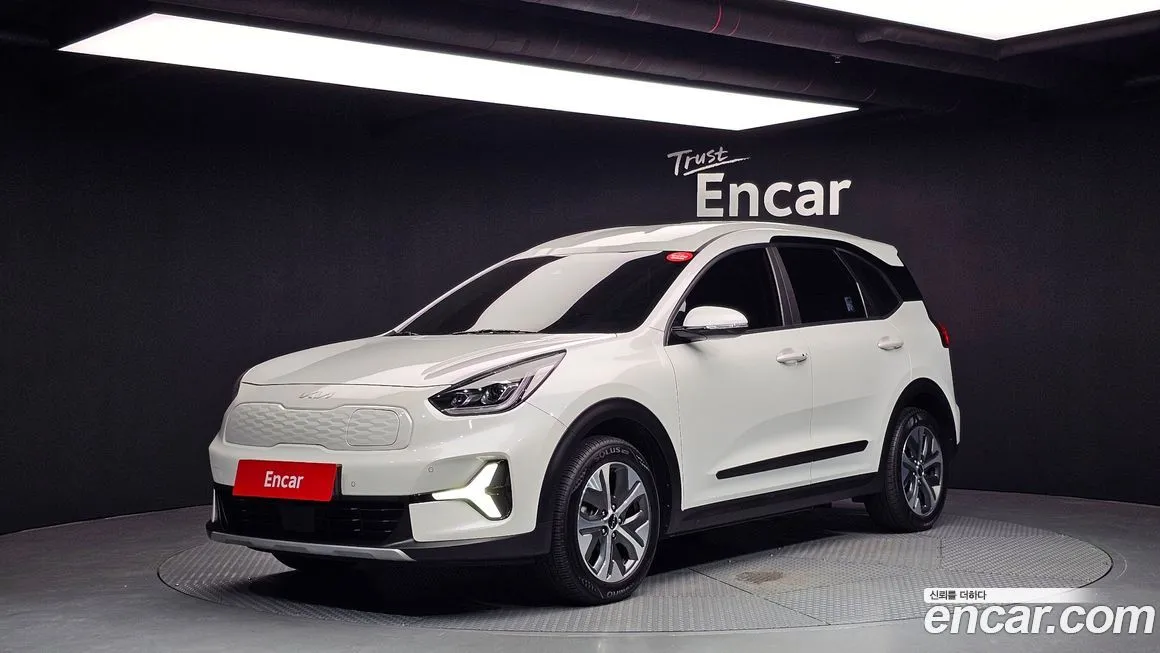Kia Niro — фото 1