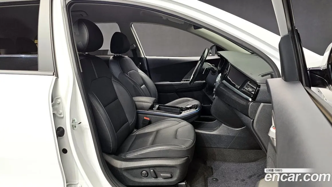 Kia Niro — фото 10