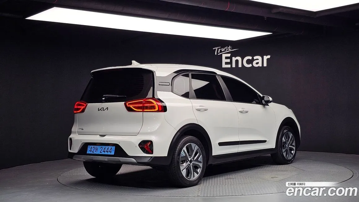 Kia Niro — фото 2