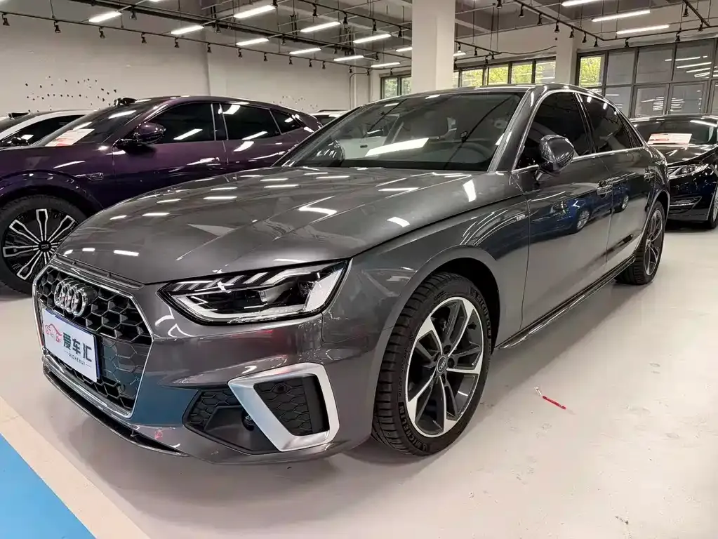 Audi A4L 2023 из CN, фото 1