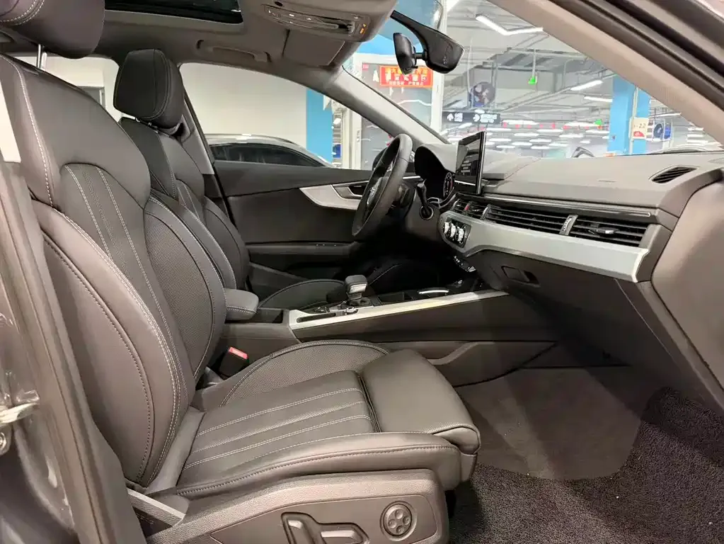 Audi A4L 2023 из CN, фото 10
