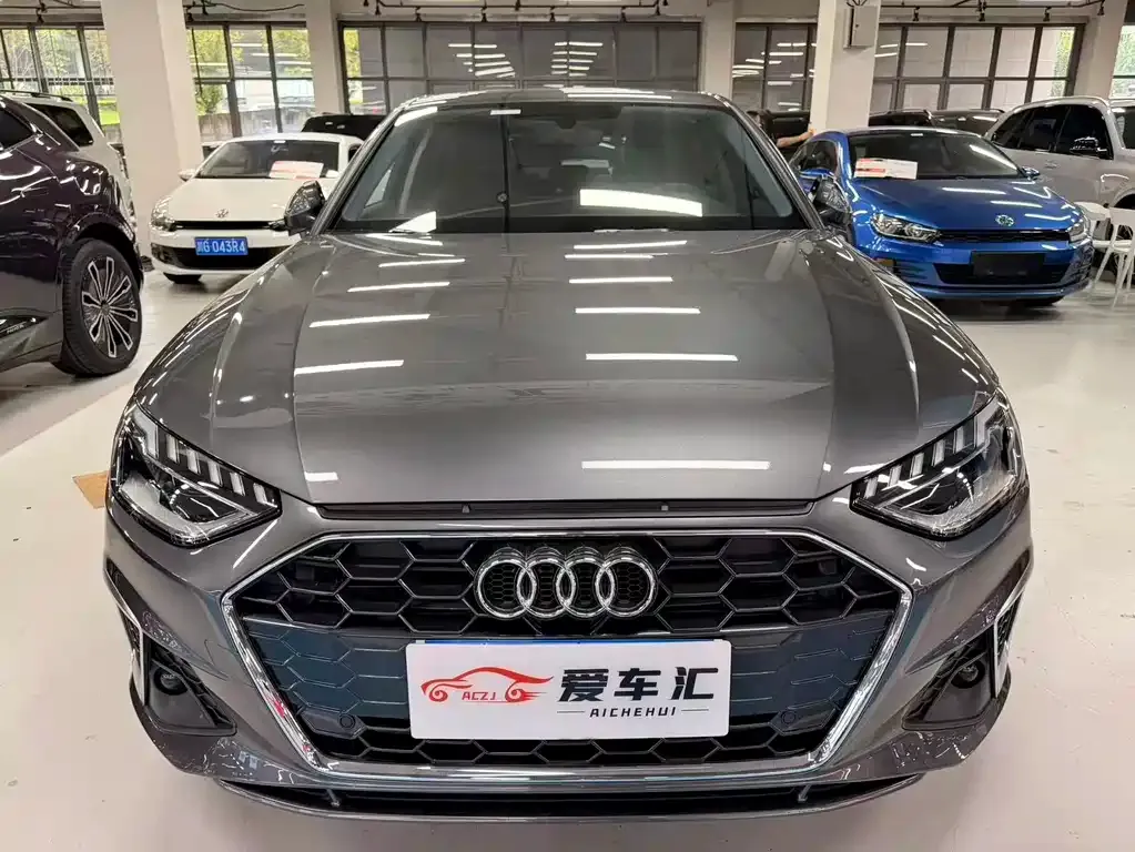 Audi A4L 2023 из CN, фото 2