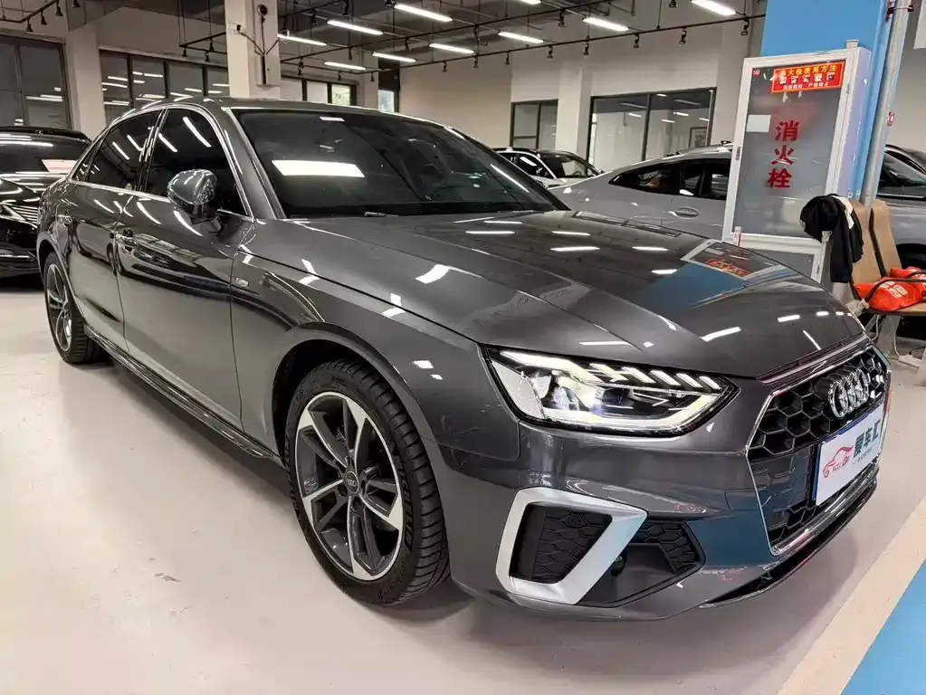 Audi A4L 2023 из CN, фото 3