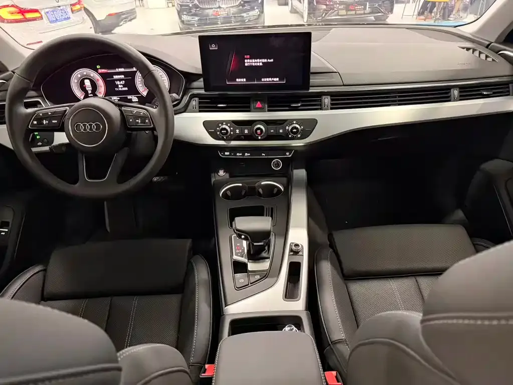 Audi A4L 2023 из CN, фото 9