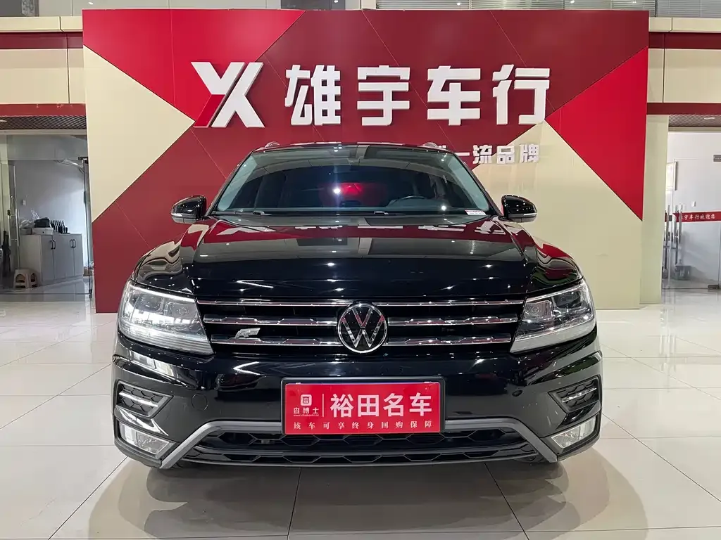 Volkswagen Tiguan L — фото 2