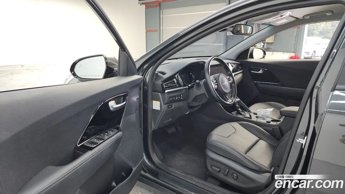Kia Niro — фото 10