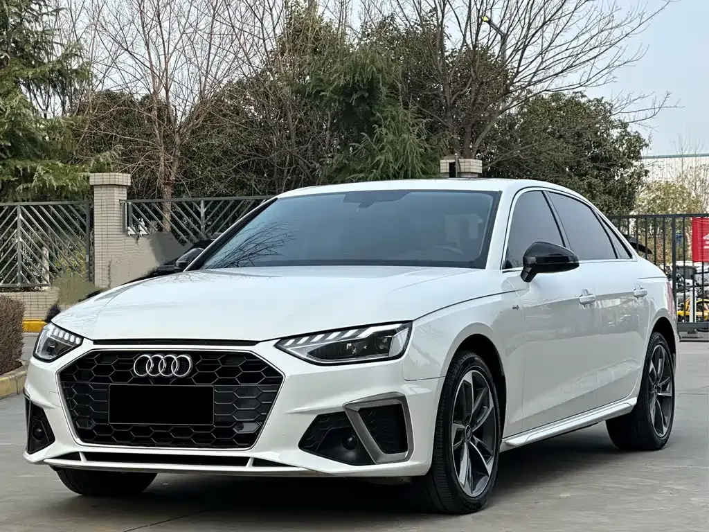 Audi A4L 2022 из CN, фото 1