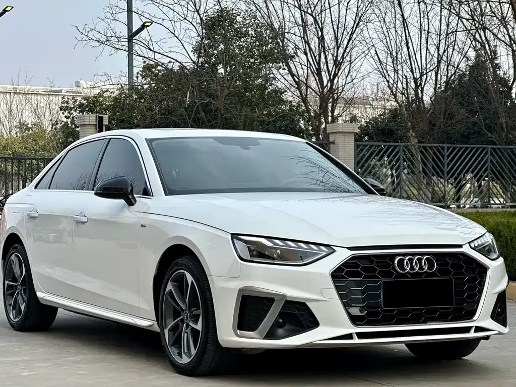 Audi A4L 2022 из CN, фото 3