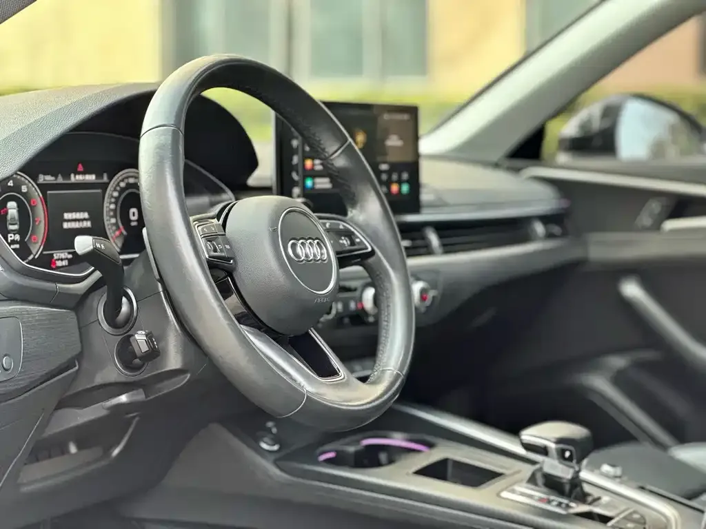 Audi A4L 2022 из CN, фото 5