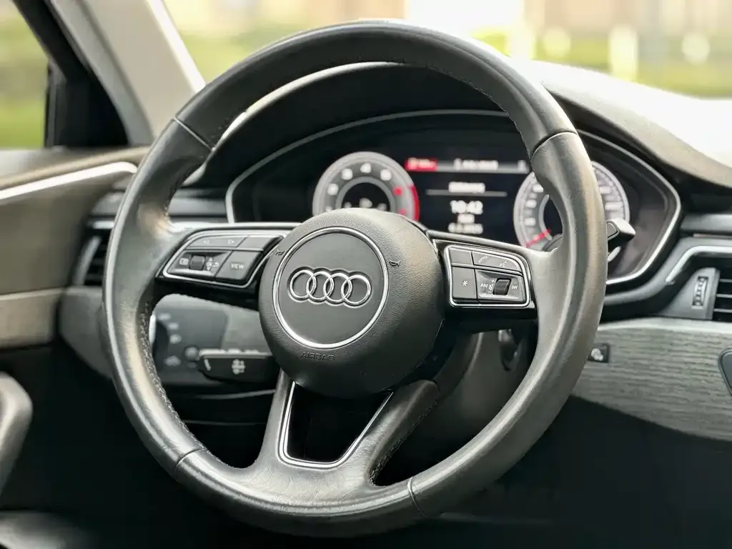 Audi A4L 2022 из CN, фото 8