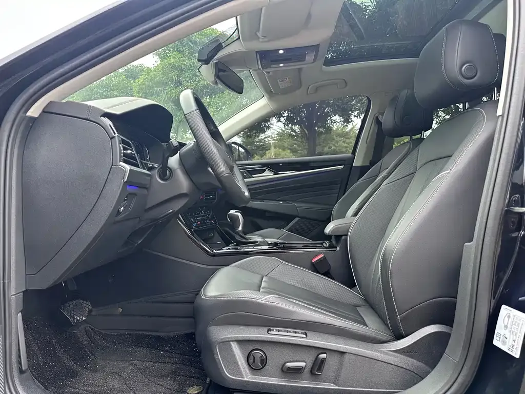 Volkswagen Passat 2024 из CN, фото 7