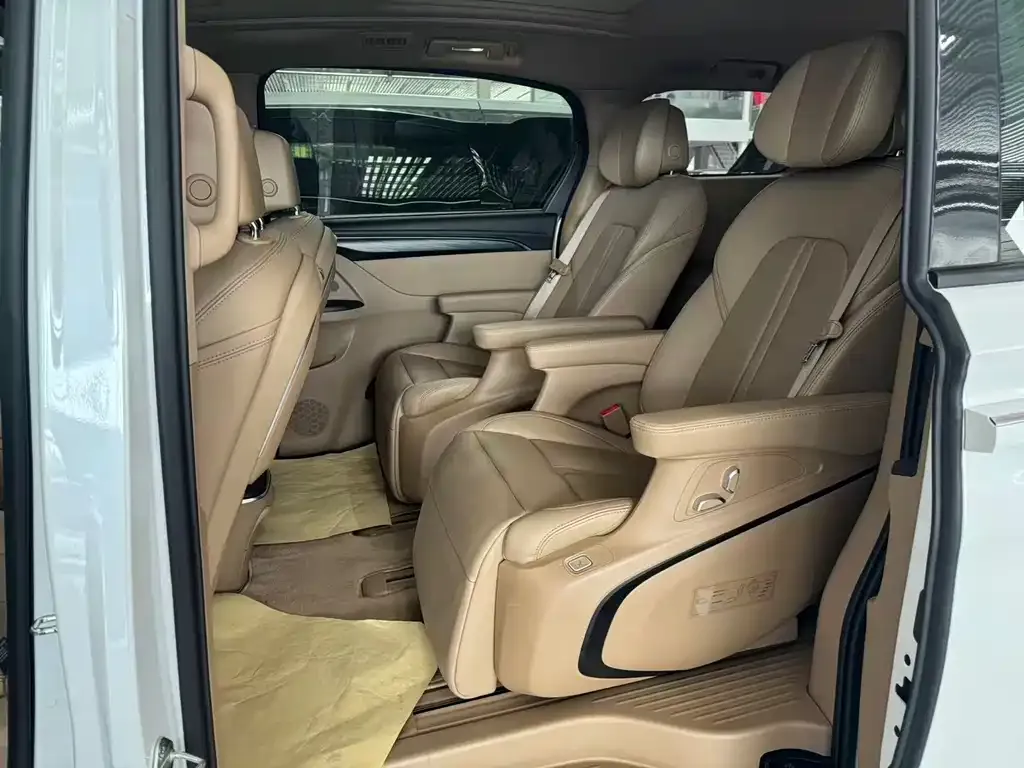 Buick GL8 2021 из CN, фото 6