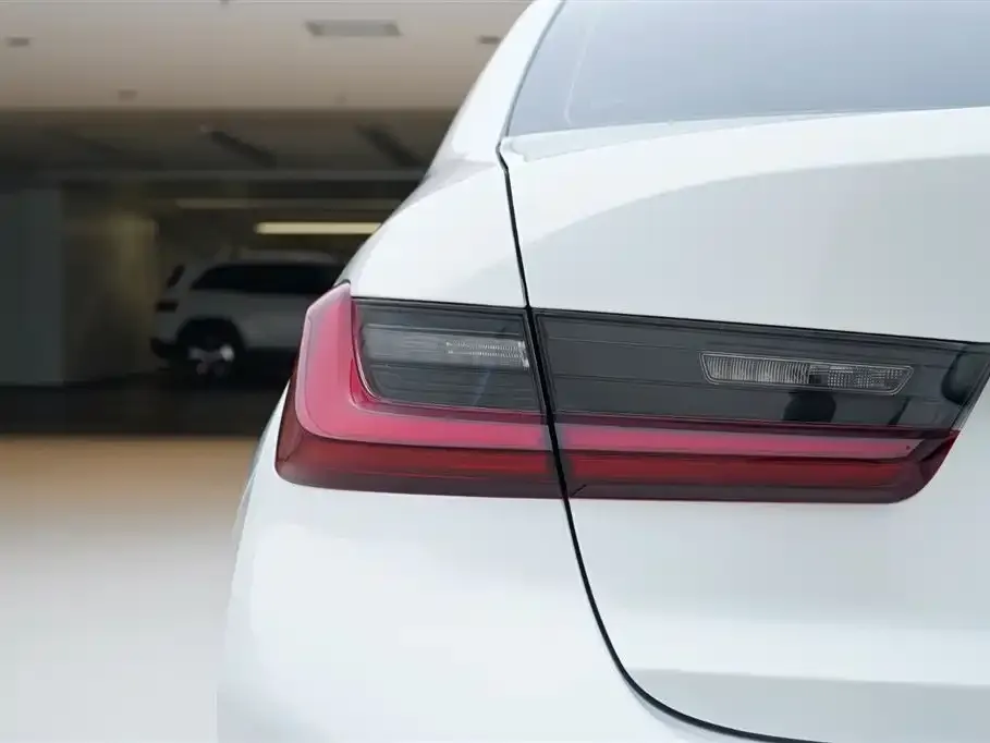 BMW 3 Series 2024 из CN, фото 10