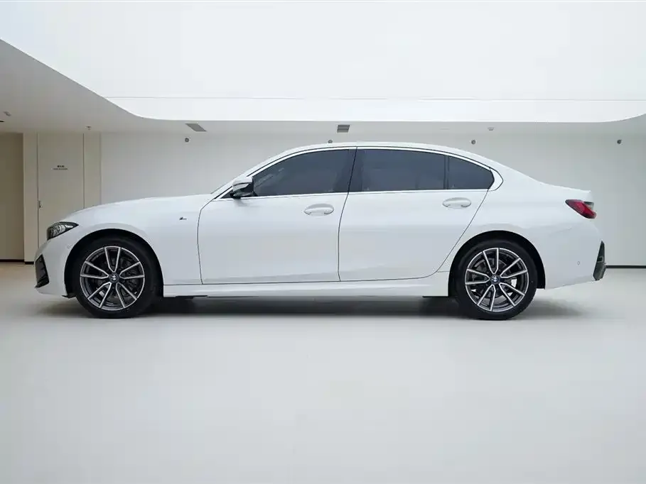 BMW 3 Series 2024 из CN, фото 3
