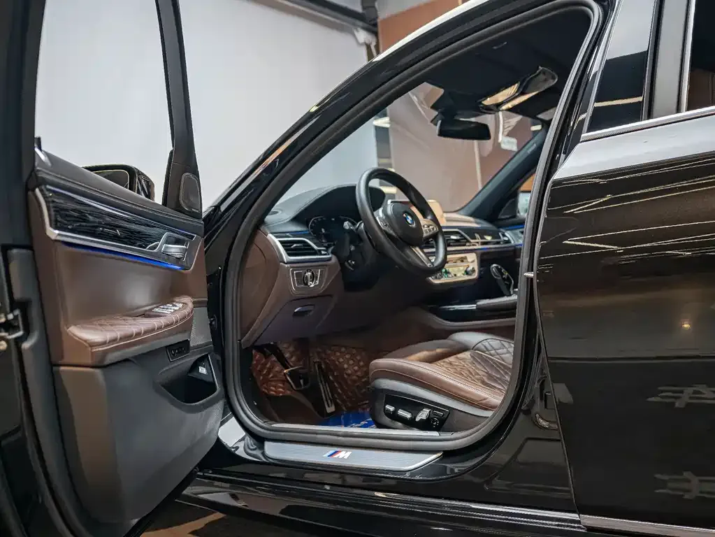 BMW 7 Series 2022 из CN, фото 3