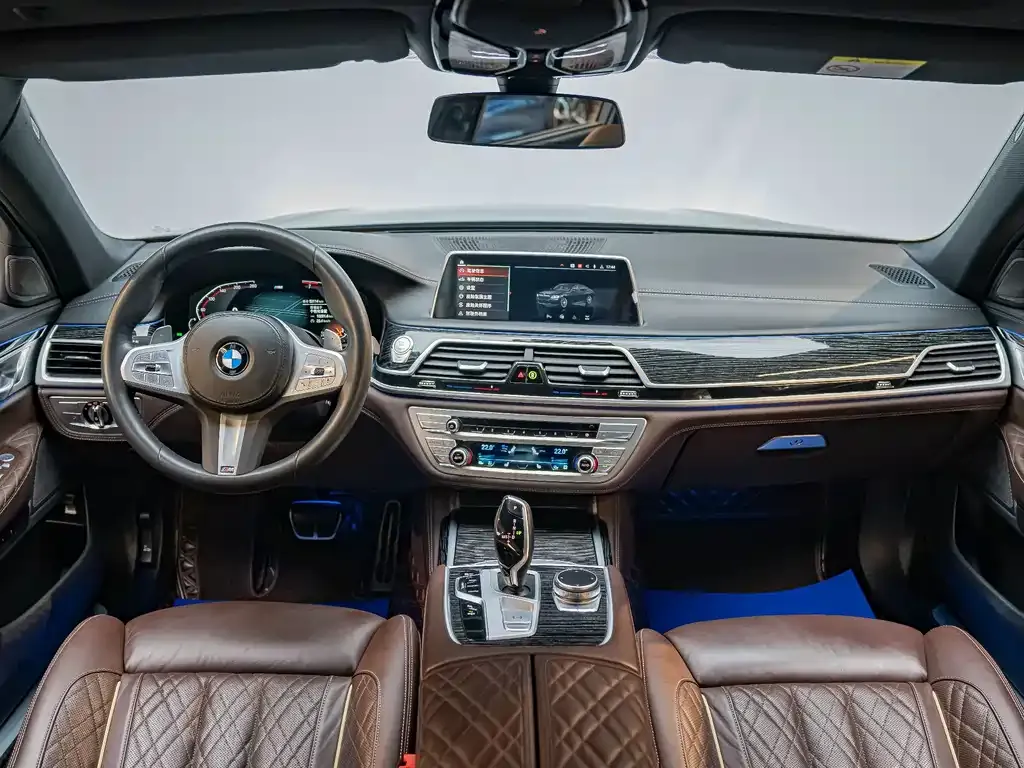 BMW 7 Series 2022 из CN, фото 4