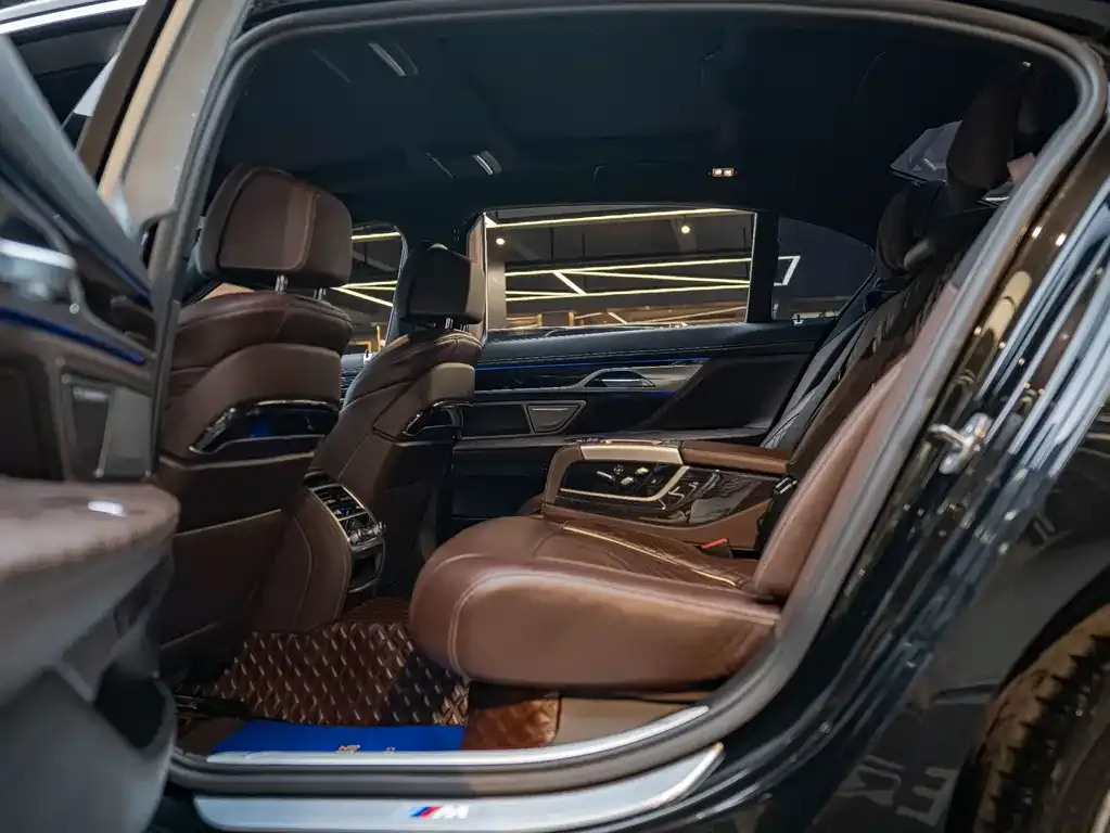 BMW 7 Series 2022 из CN, фото 7