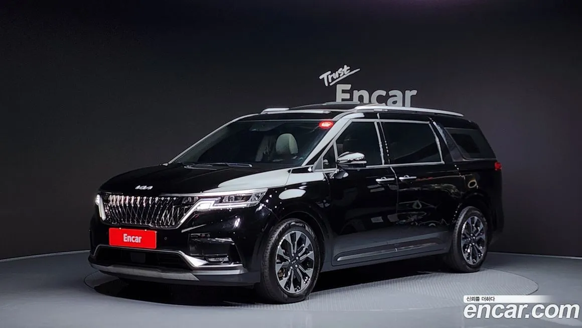 Kia Carnival — фото 1