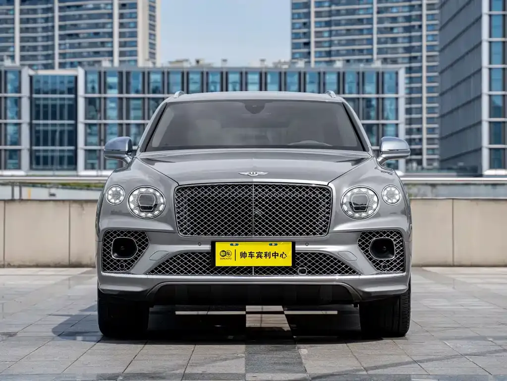 Bentley Bentayga 2023 из CN, фото 2