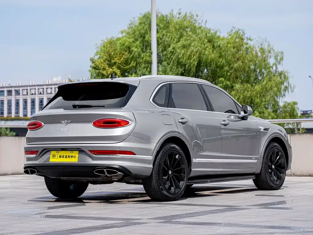 Bentley Bentayga 2023 из CN, фото 6