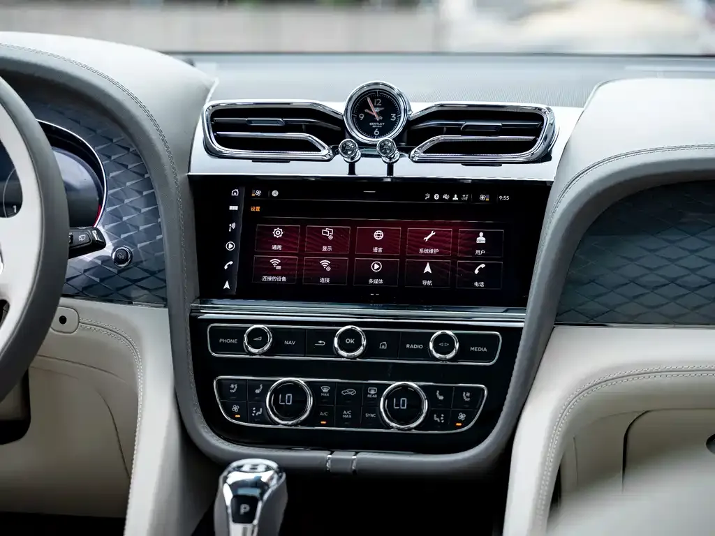 Bentley Bentayga 2023 из CN, фото 9
