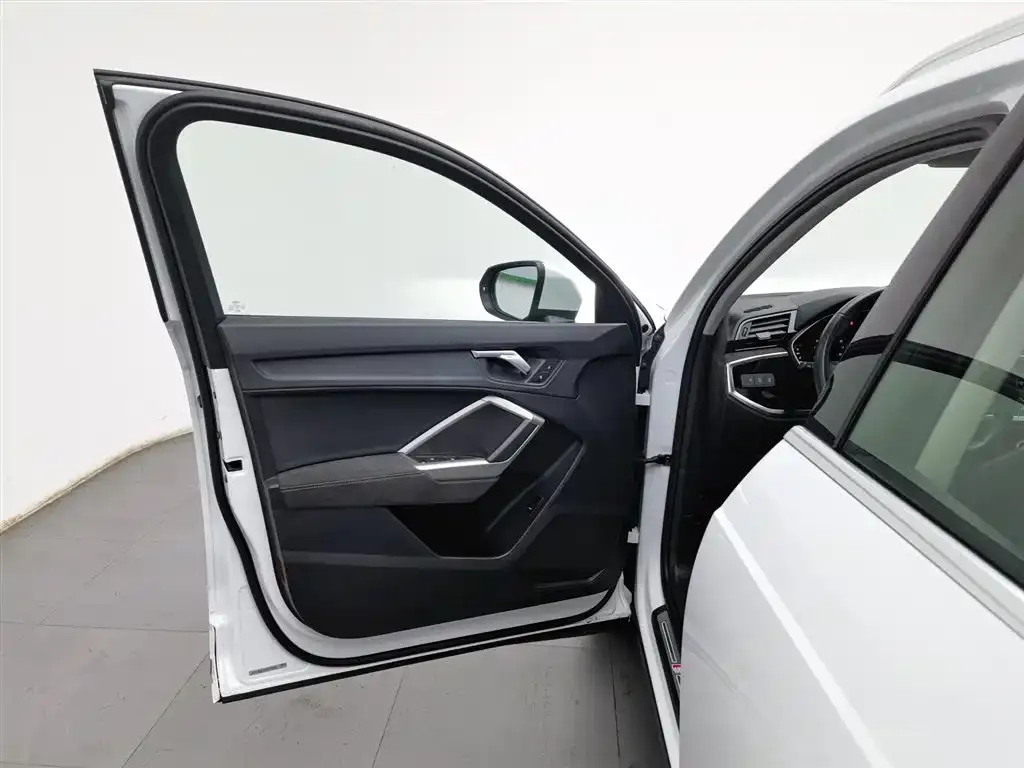 Audi Q3 2021 из CN, фото 8