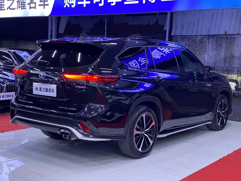 Toyota Crown Kluger 2021 из CN, фото 4