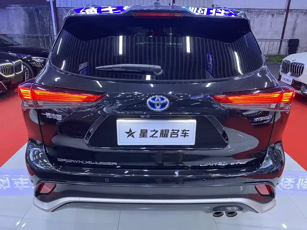 Toyota Crown Kluger 2021 из CN, фото 5