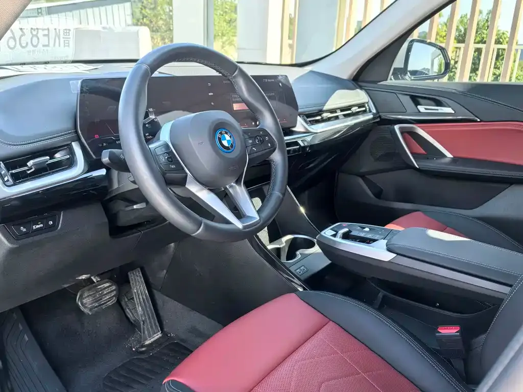 BMW iX1 2024 из CN, фото 7