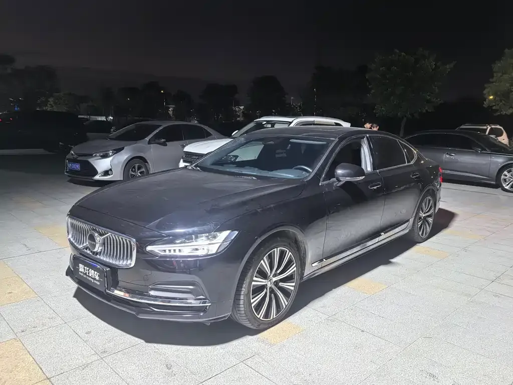 Volvo S90 2023 из CN, фото 1