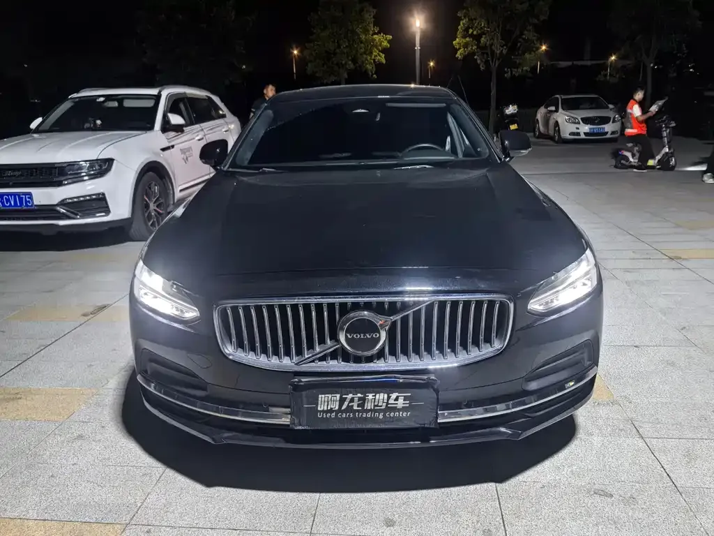 Volvo S90 2023 из CN, фото 2