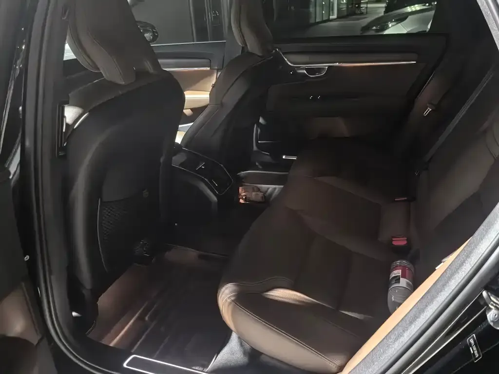 Volvo S90 2023 из CN, фото 5