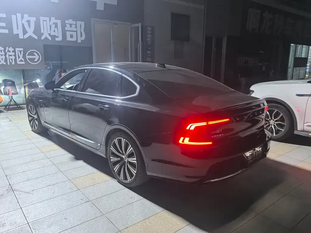 Volvo S90 2023 из CN, фото 9