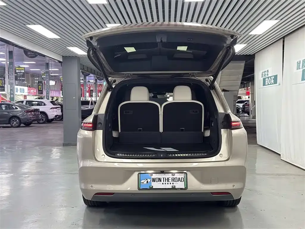 Li Auto L8 2023 из CN, фото 7