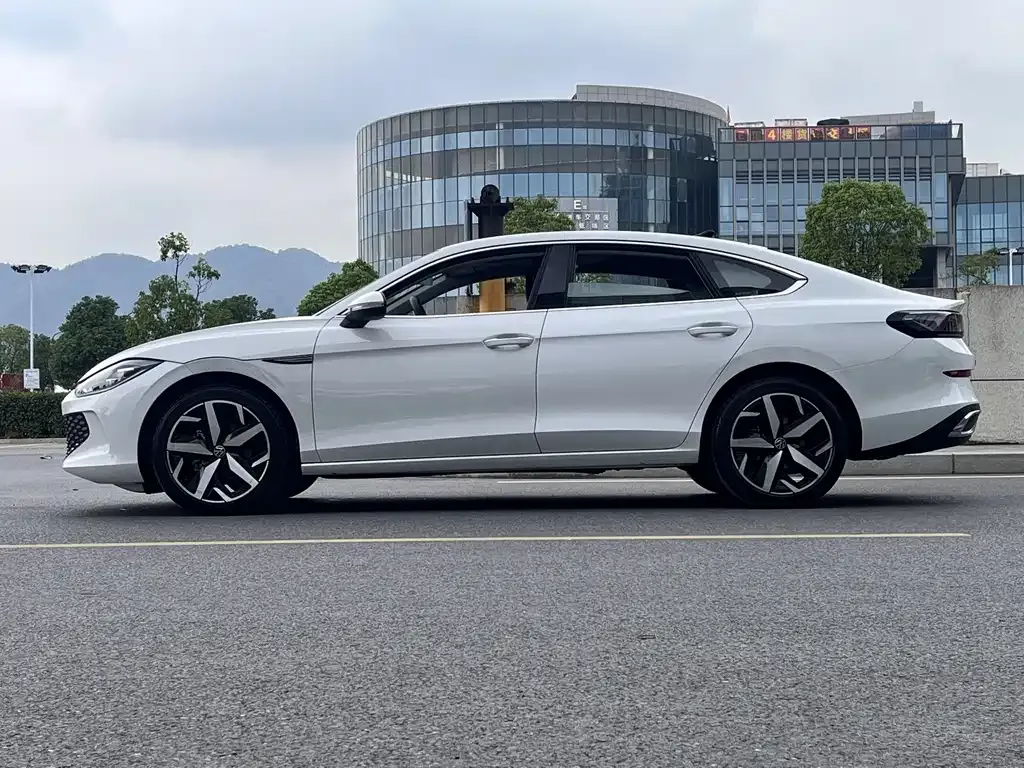 Volkswagen Lamando 2024 из CN, фото 7