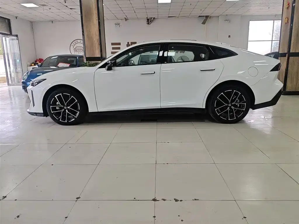 Changan UNI-V iDD 2025 из CN, фото 5