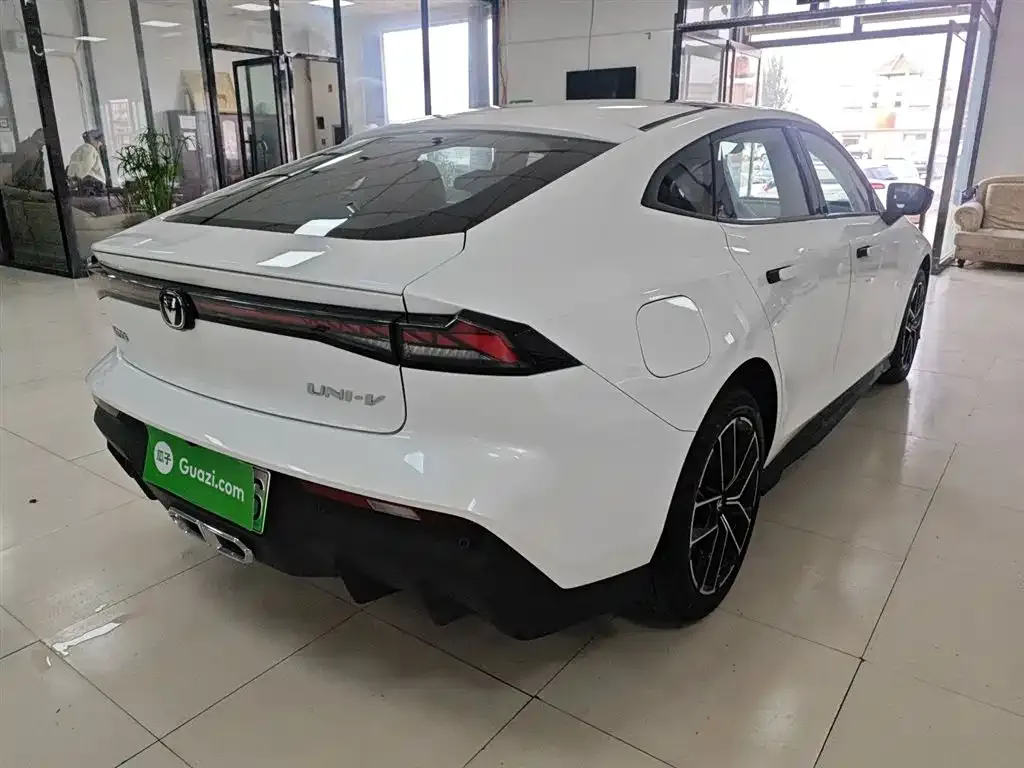 Changan UNI-V iDD 2025 из CN, фото 7