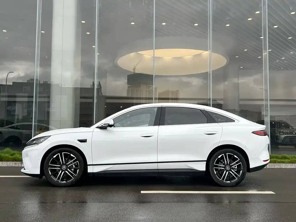 BYD Qin L 2025 из CN, фото 2