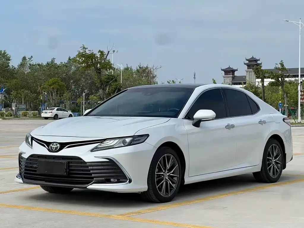 Toyota Camry 2023 из CN, фото 1