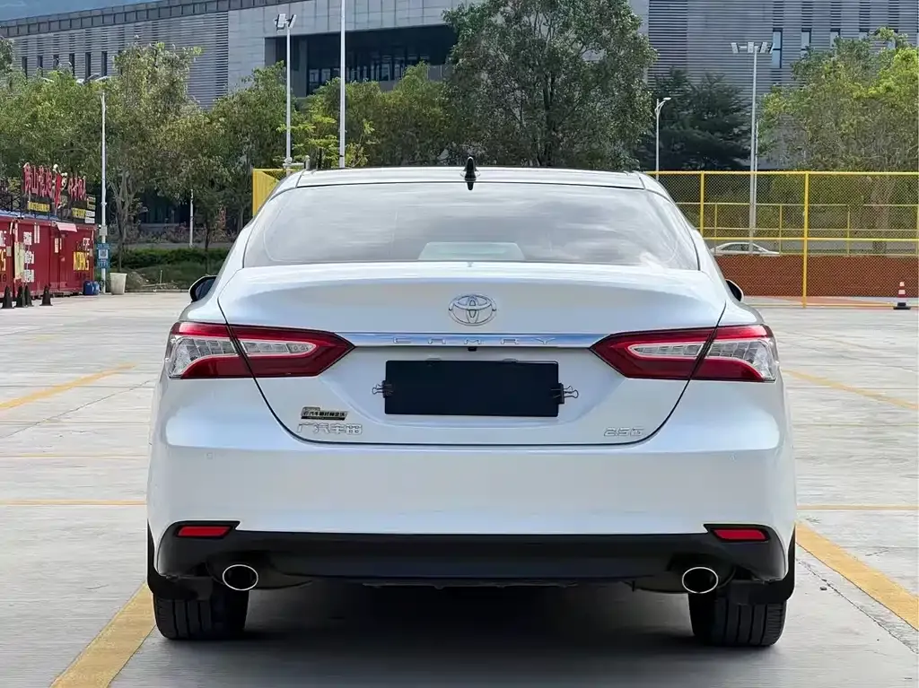 Toyota Camry 2023 из CN, фото 4
